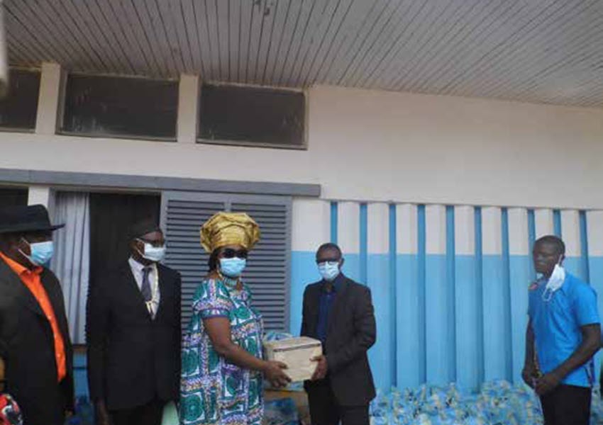 Hôpital de district de Ndikiniméki : Une banque de sang offerte par l’association OUDONG Wu PENEN Hôpital de district de Ndikiniméki : Une banque de sang offerte par l’association OUDONG Wu PENEN